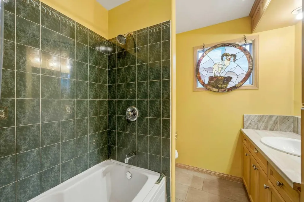 803 Millar Road NE Calgary AB T2E 5Z6