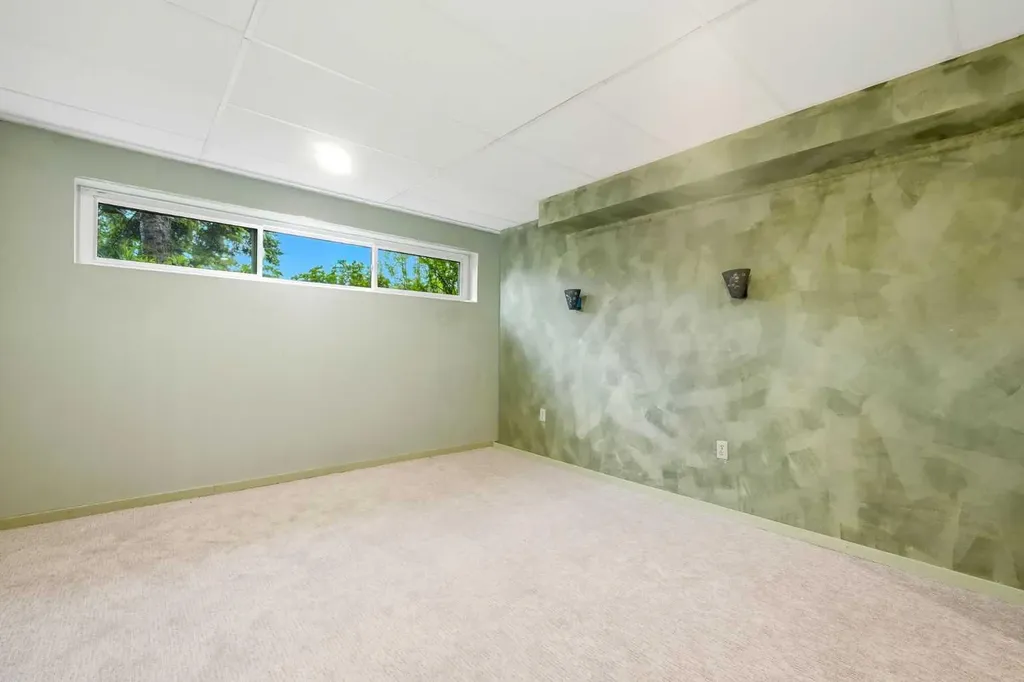 803 Millar Road NE Calgary AB T2E 5Z6