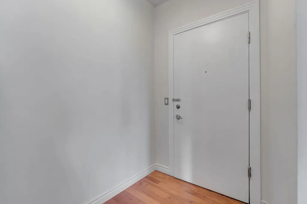 3111 34 Avenue NW Calgary AB T2L 0Y2