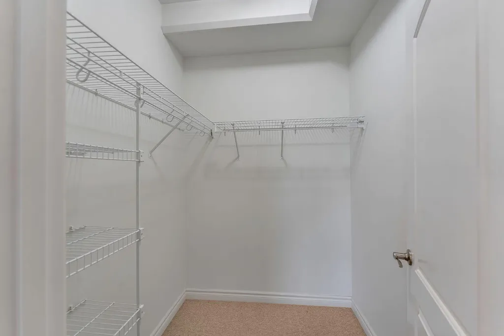 3111 34 Avenue NW Calgary AB T2L 0Y2