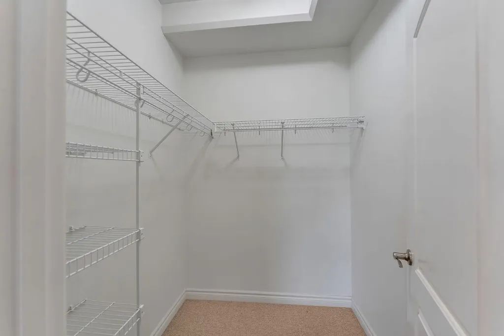3111 34 Avenue NW Calgary AB T2L 0Y2