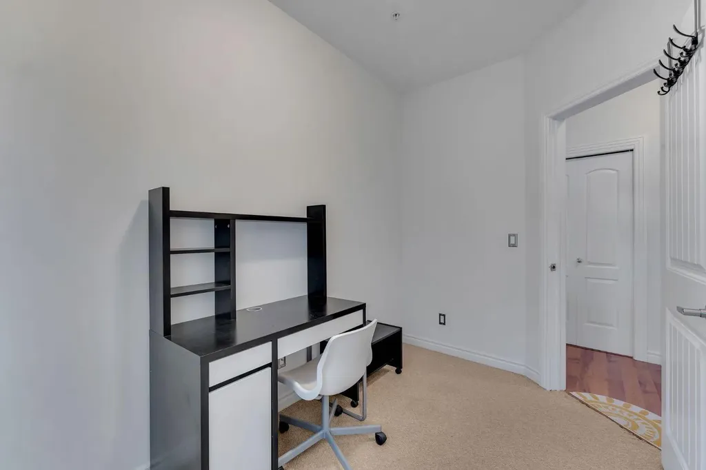 3111 34 Avenue NW Calgary AB T2L 0Y2