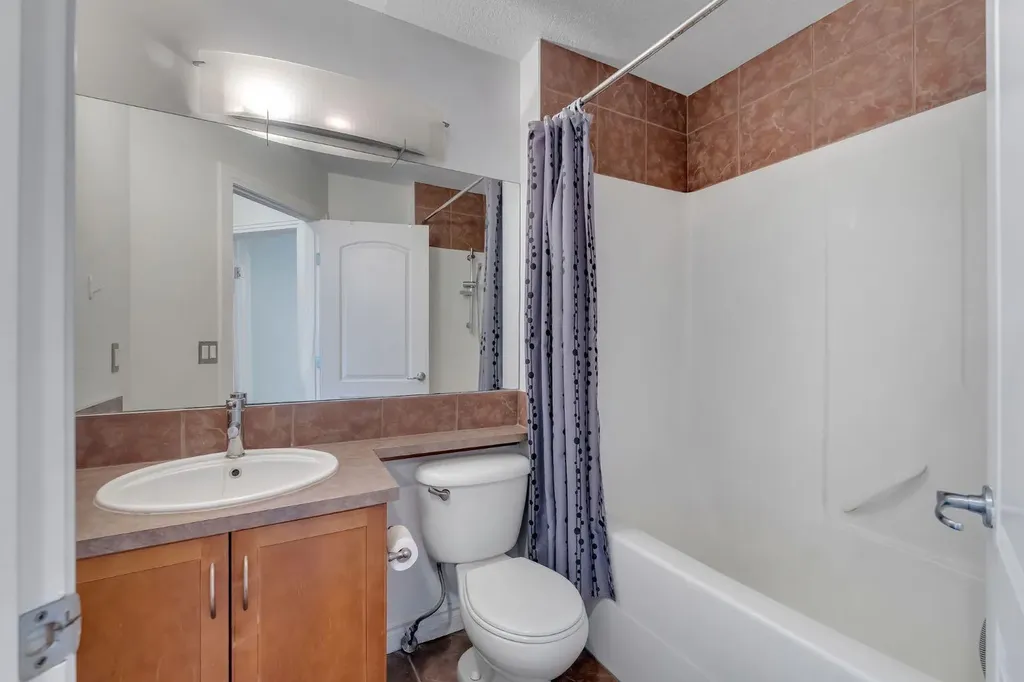 3111 34 Avenue NW Calgary AB T2L 0Y2