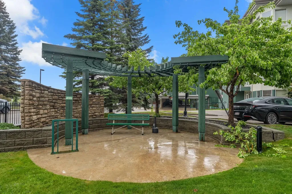 3111 34 Avenue NW Calgary AB T2L 0Y2