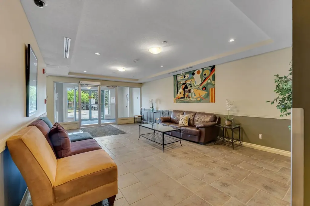 3111 34 Avenue NW Calgary AB T2L 0Y2