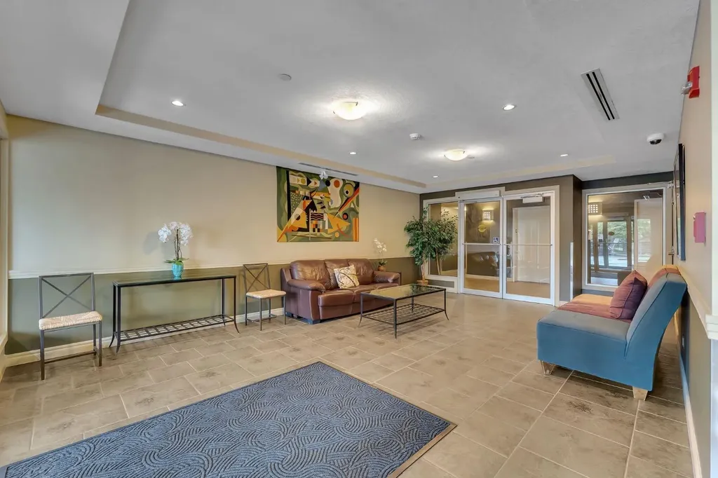 3111 34 Avenue NW Calgary AB T2L 0Y2