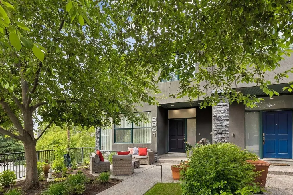 2641 21 Street SW Calgary AB T2T 5A9