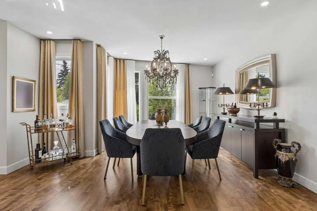 2641 21 Street SW Calgary AB T2T 5A9