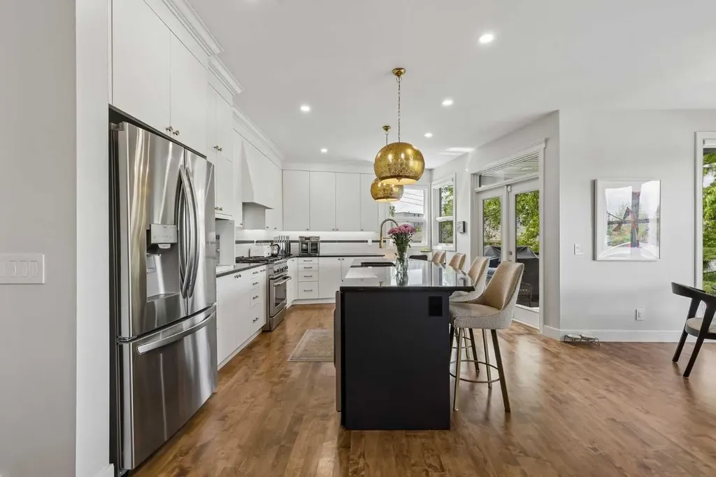 2641 21 Street SW Calgary AB T2T 5A9