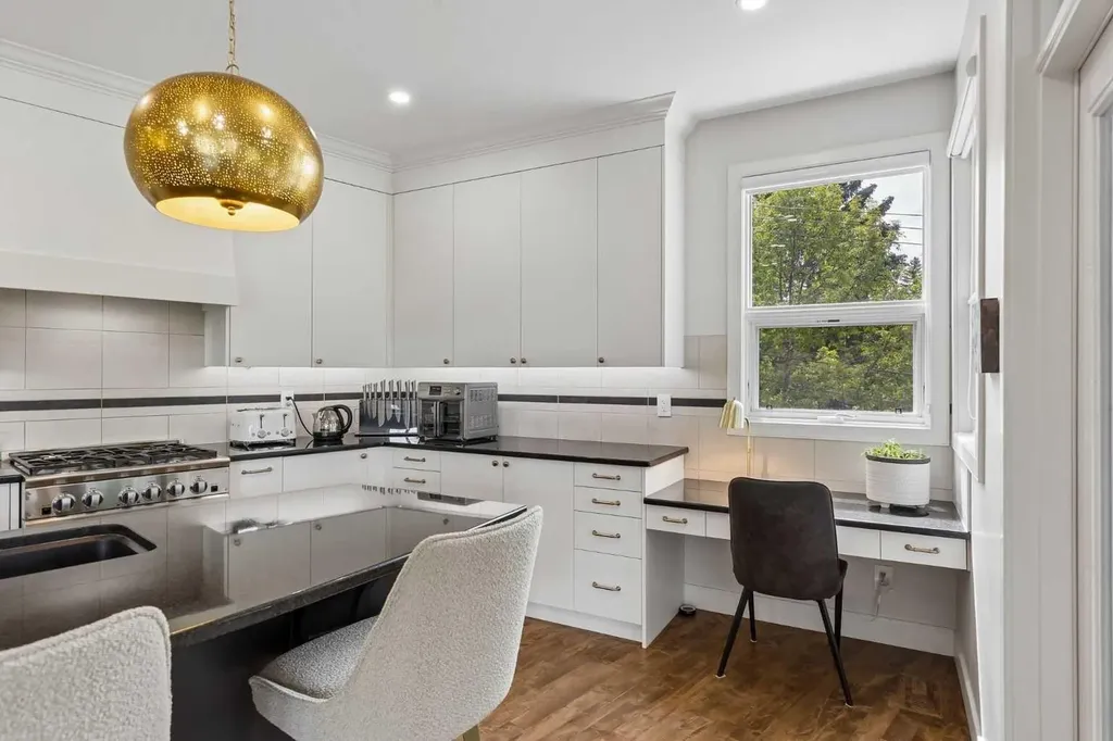 2641 21 Street SW Calgary AB T2T 5A9
