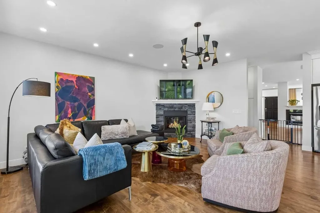 2641 21 Street SW Calgary AB T2T 5A9