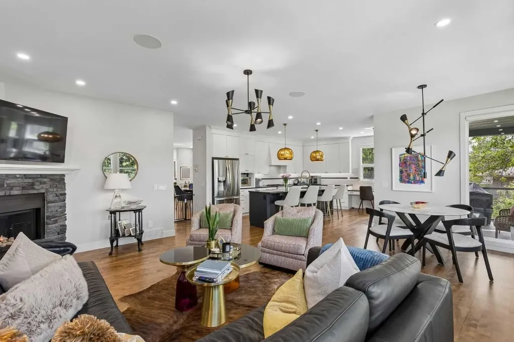 2641 21 Street SW Calgary AB T2T 5A9