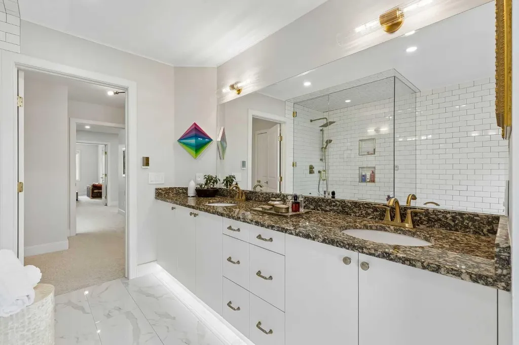 2641 21 Street SW Calgary AB T2T 5A9