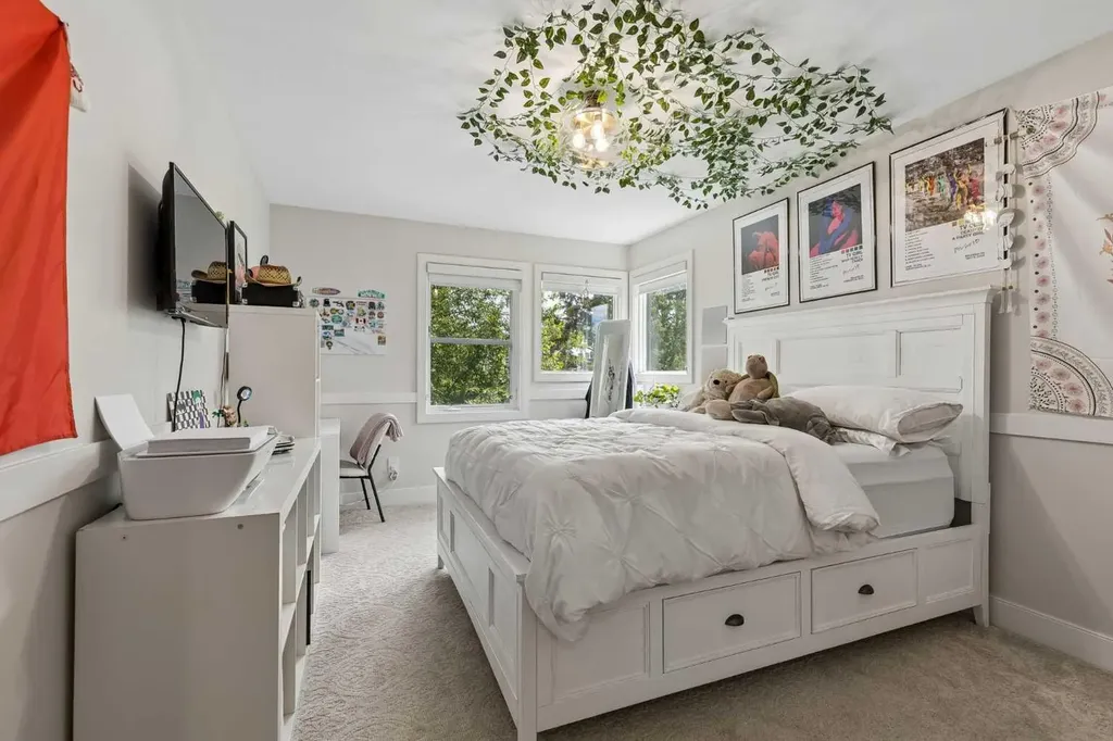 2641 21 Street SW Calgary AB T2T 5A9