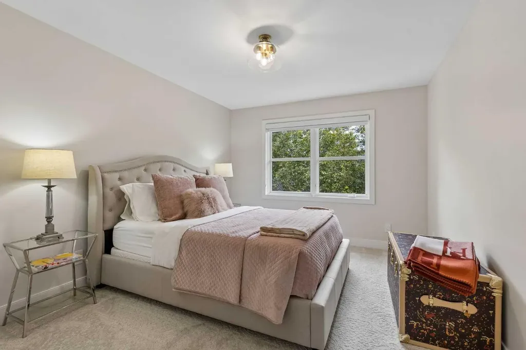2641 21 Street SW Calgary AB T2T 5A9