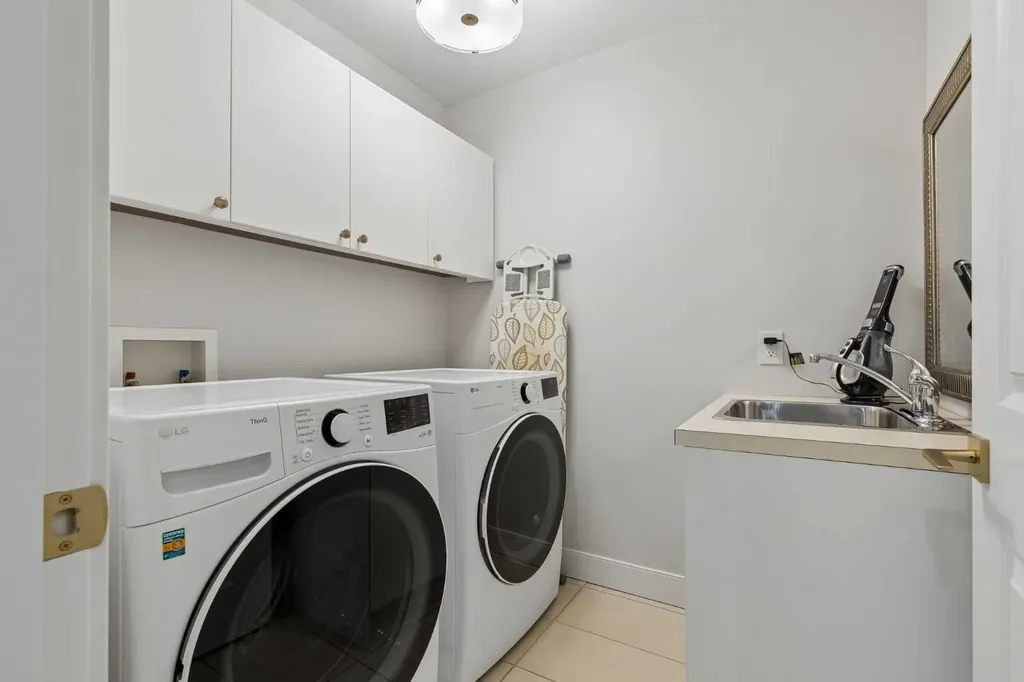 2641 21 Street SW Calgary AB T2T 5A9