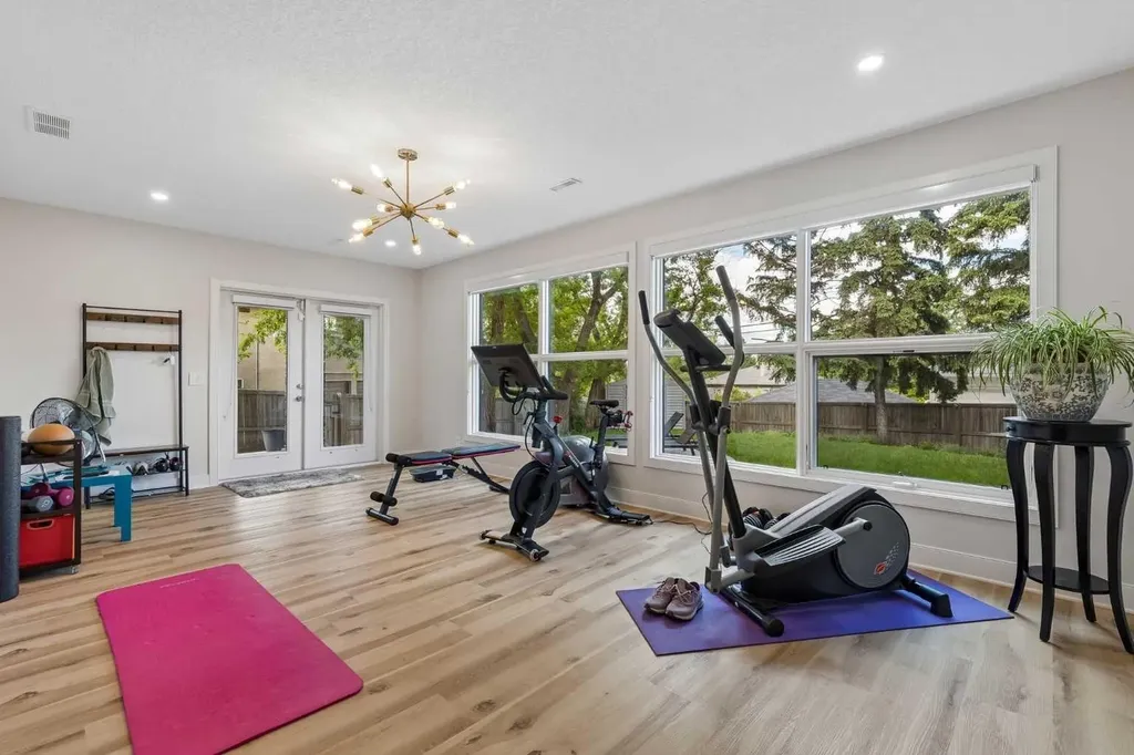 2641 21 Street SW Calgary AB T2T 5A9