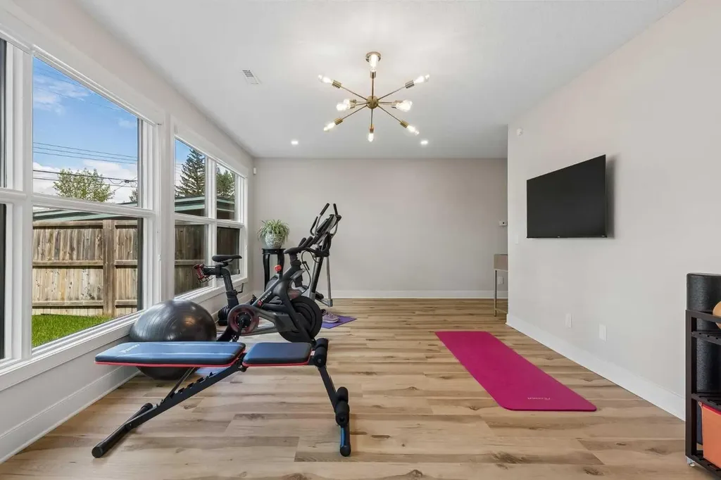 2641 21 Street SW Calgary AB T2T 5A9