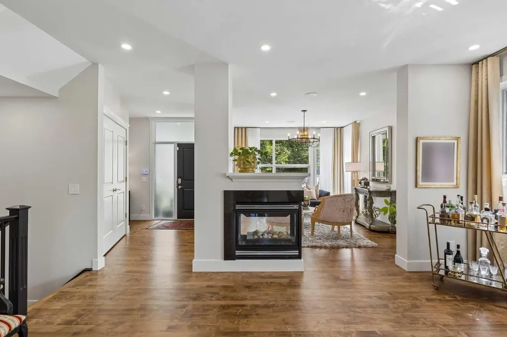 2641 21 Street SW Calgary AB T2T 5A9