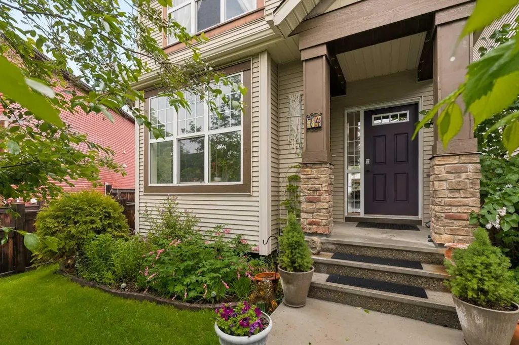 74 Autumn Crescent SE Calgary AB T3M 0P5