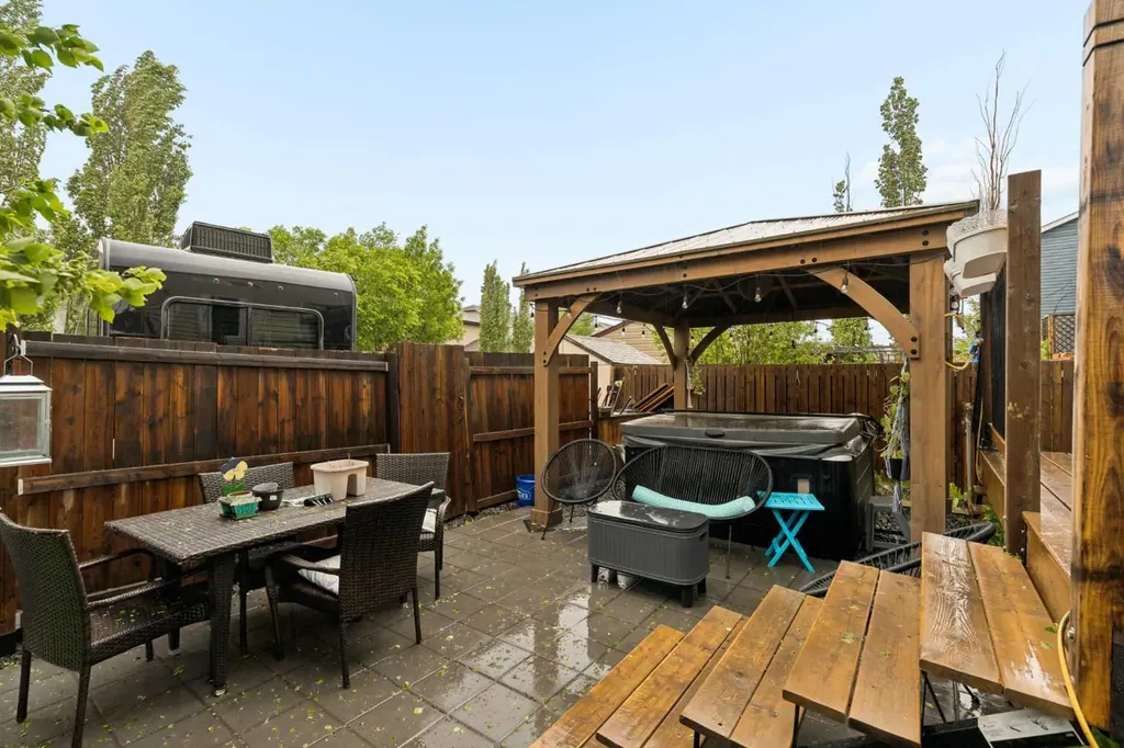 74 Autumn Crescent SE Calgary AB T3M 0P5