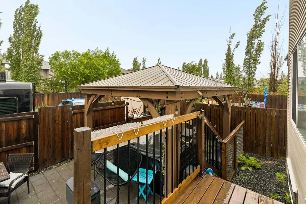 74 Autumn Crescent SE Calgary AB T3M 0P5