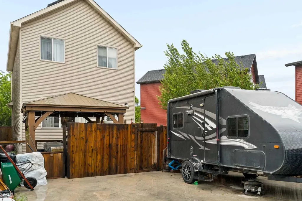 74 Autumn Crescent SE Calgary AB T3M 0P5