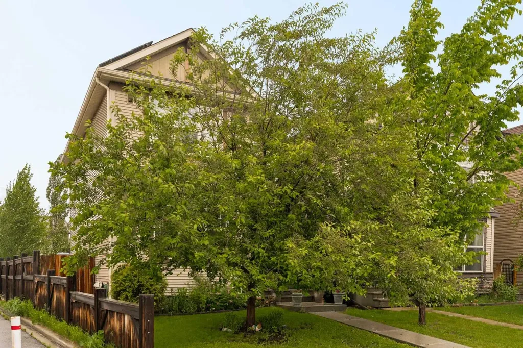 74 Autumn Crescent SE Calgary AB T3M 0P5