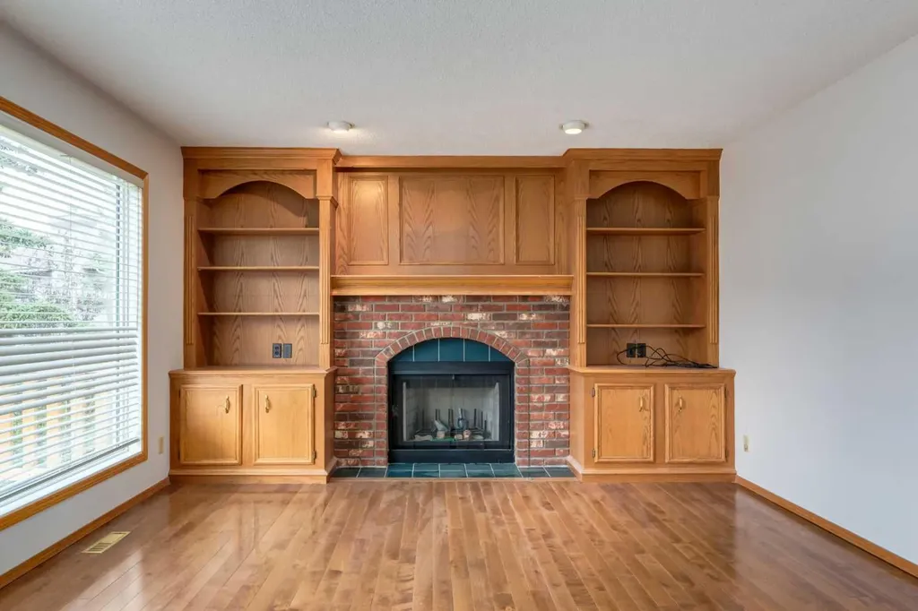 183 Edgevalley Circle NW Calgary AB T3A 4X8