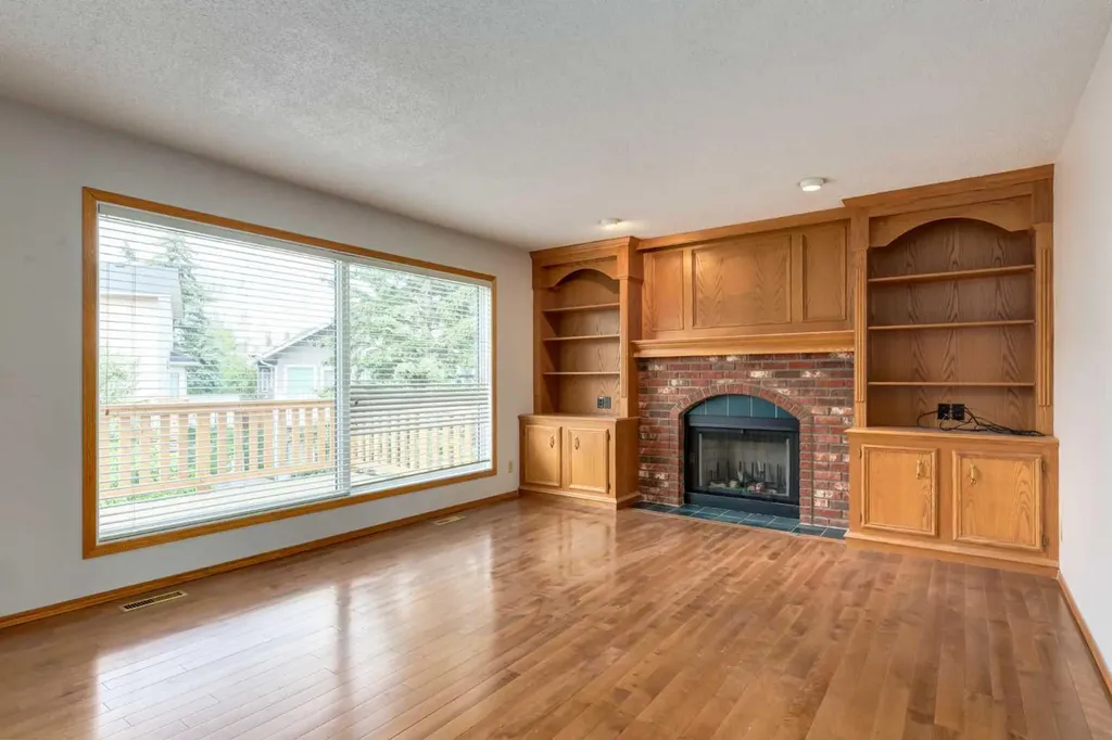 183 Edgevalley Circle NW Calgary AB T3A 4X8