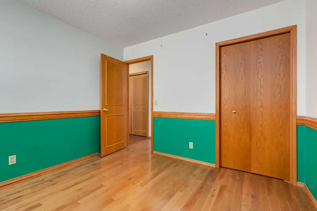 183 Edgevalley Circle NW Calgary AB T3A 4X8