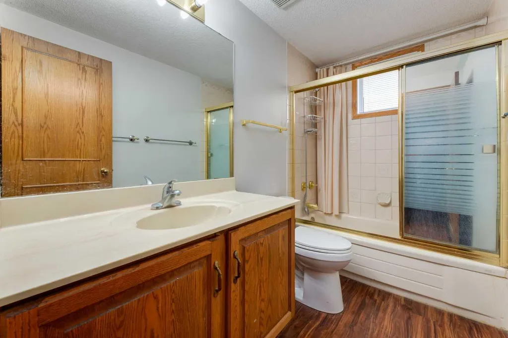 183 Edgevalley Circle NW Calgary AB T3A 4X8