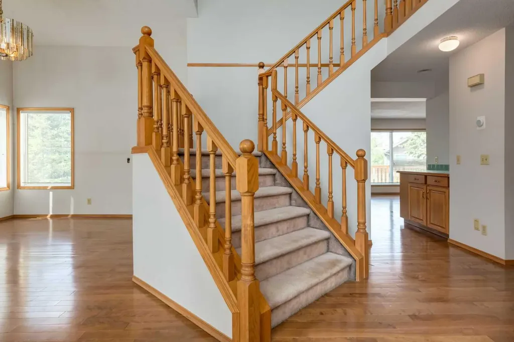 183 Edgevalley Circle NW Calgary AB T3A 4X8