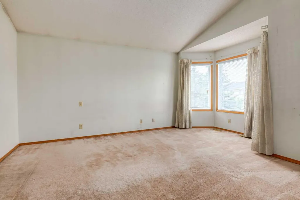 183 Edgevalley Circle NW Calgary AB T3A 4X8