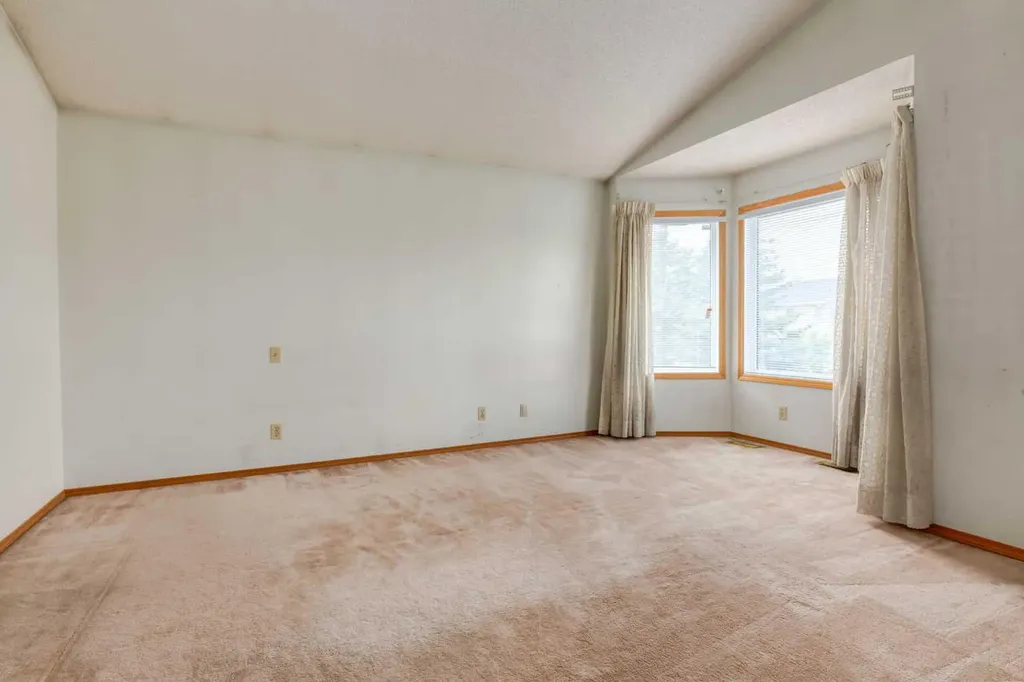 183 Edgevalley Circle NW Calgary AB T3A 4X8
