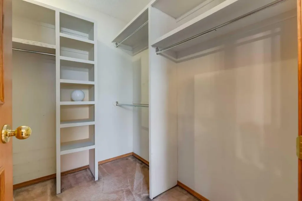 183 Edgevalley Circle NW Calgary AB T3A 4X8