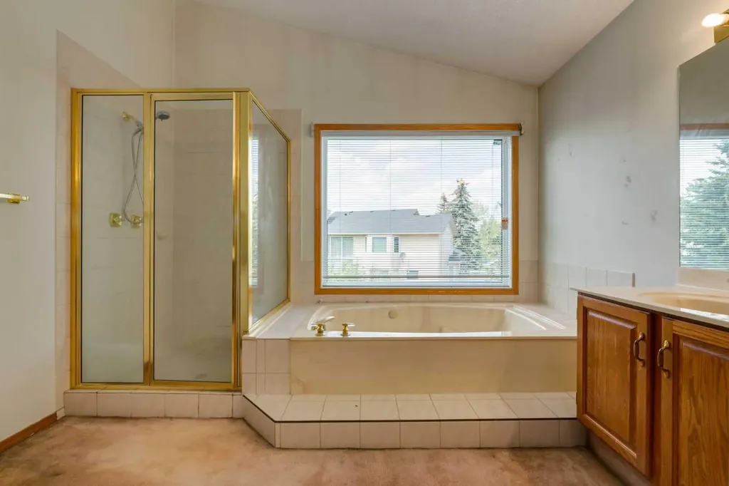 183 Edgevalley Circle NW Calgary AB T3A 4X8