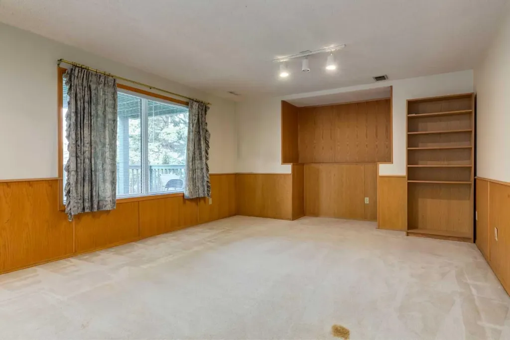 183 Edgevalley Circle NW Calgary AB T3A 4X8