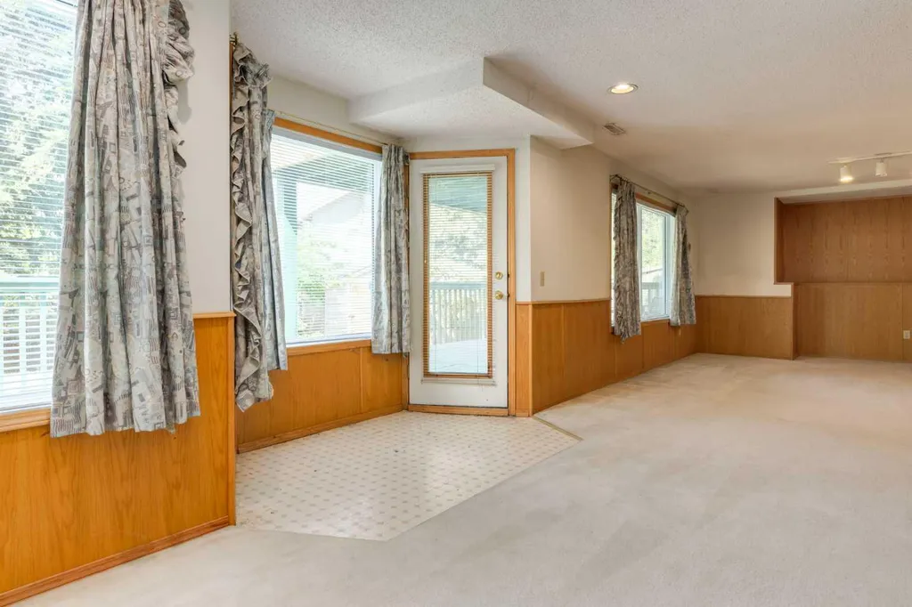 183 Edgevalley Circle NW Calgary AB T3A 4X8