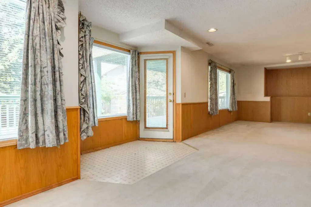 183 Edgevalley Circle NW Calgary AB T3A 4X8