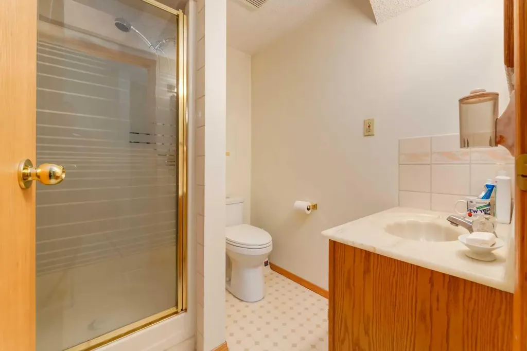 183 Edgevalley Circle NW Calgary AB T3A 4X8