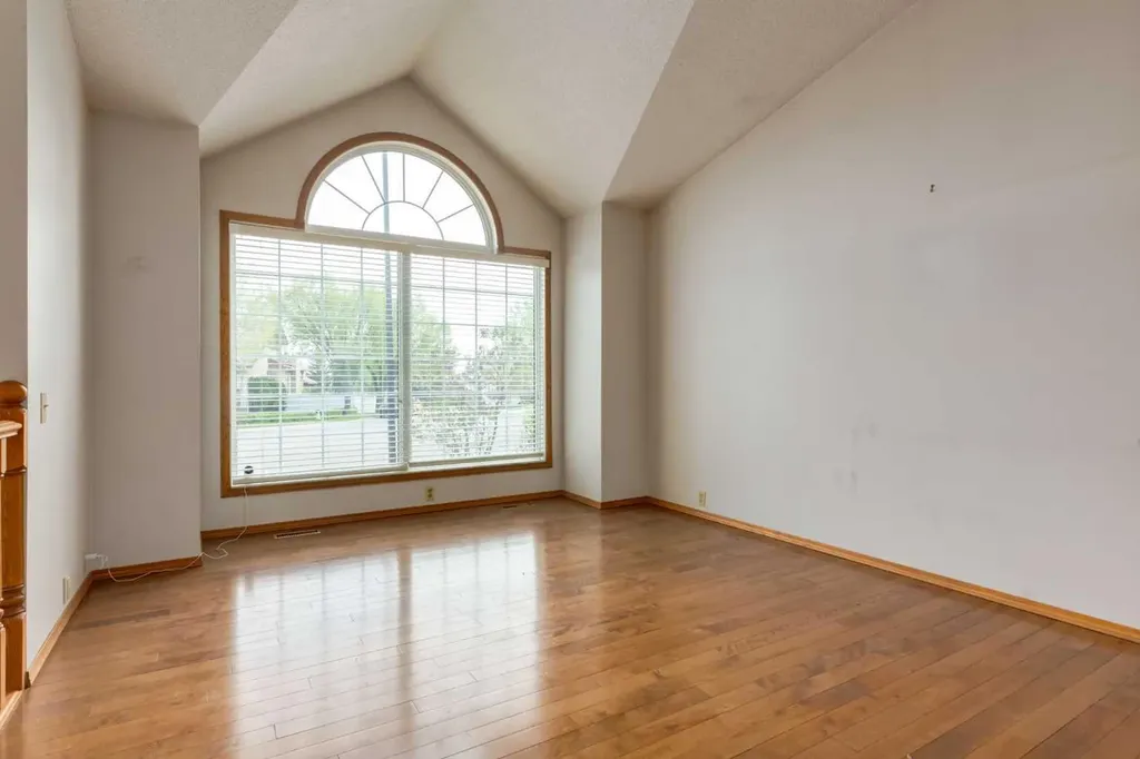 183 Edgevalley Circle NW Calgary AB T3A 4X8