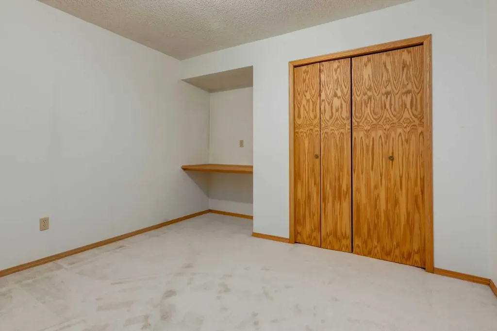 183 Edgevalley Circle NW Calgary AB T3A 4X8
