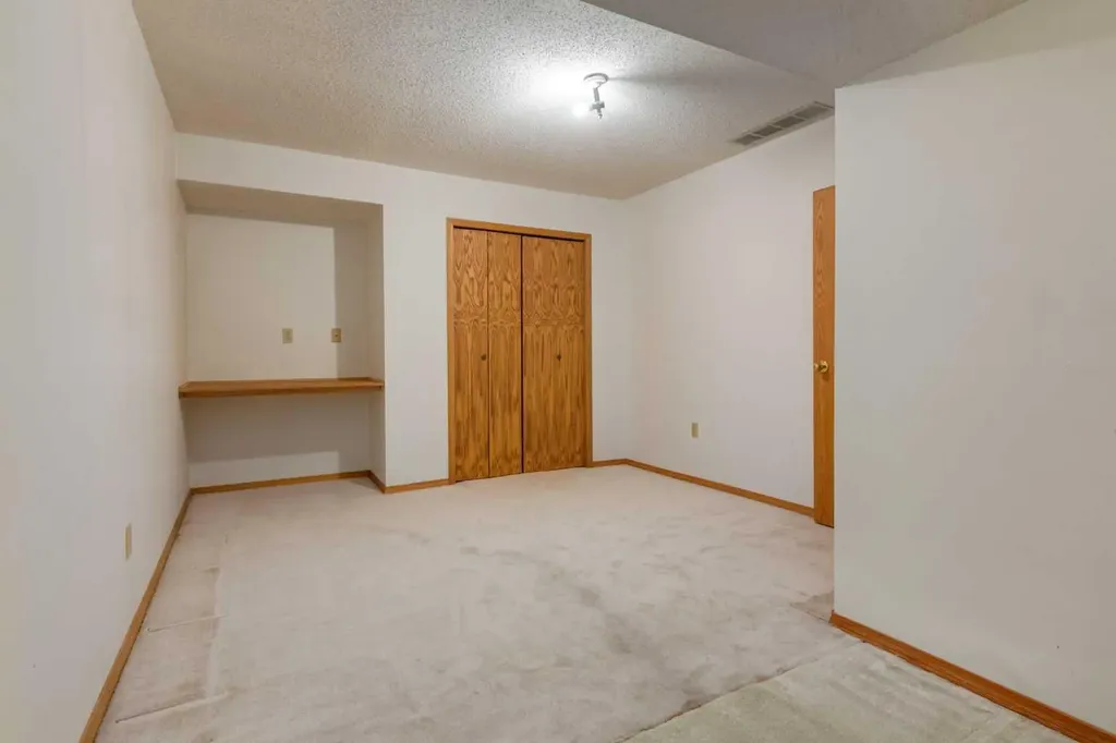 183 Edgevalley Circle NW Calgary AB T3A 4X8