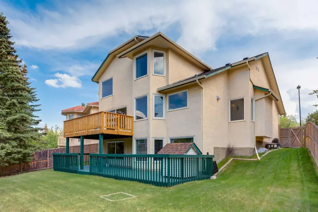 183 Edgevalley Circle NW Calgary AB T3A 4X8