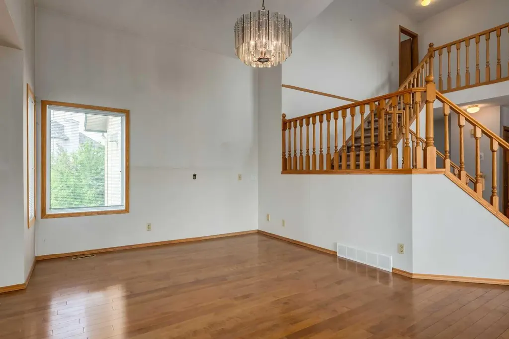 183 Edgevalley Circle NW Calgary AB T3A 4X8