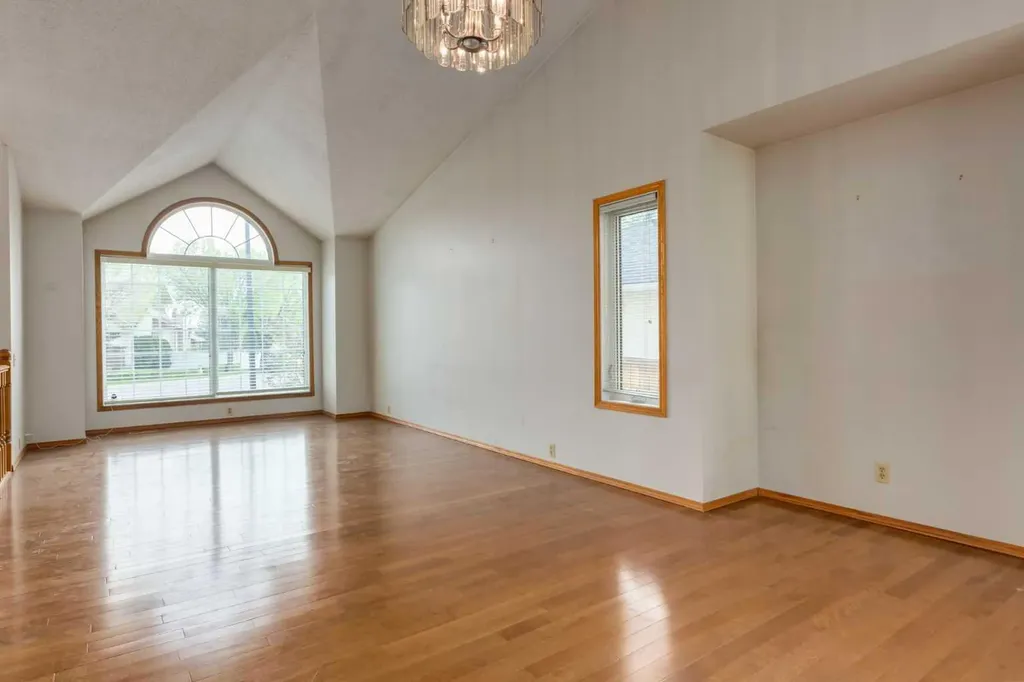 183 Edgevalley Circle NW Calgary AB T3A 4X8
