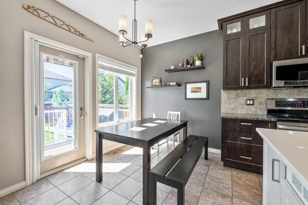 106 West Pointe Court Cochrane AB T4C 0B9