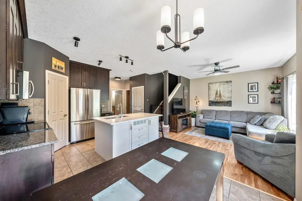 106 West Pointe Court Cochrane AB T4C 0B9