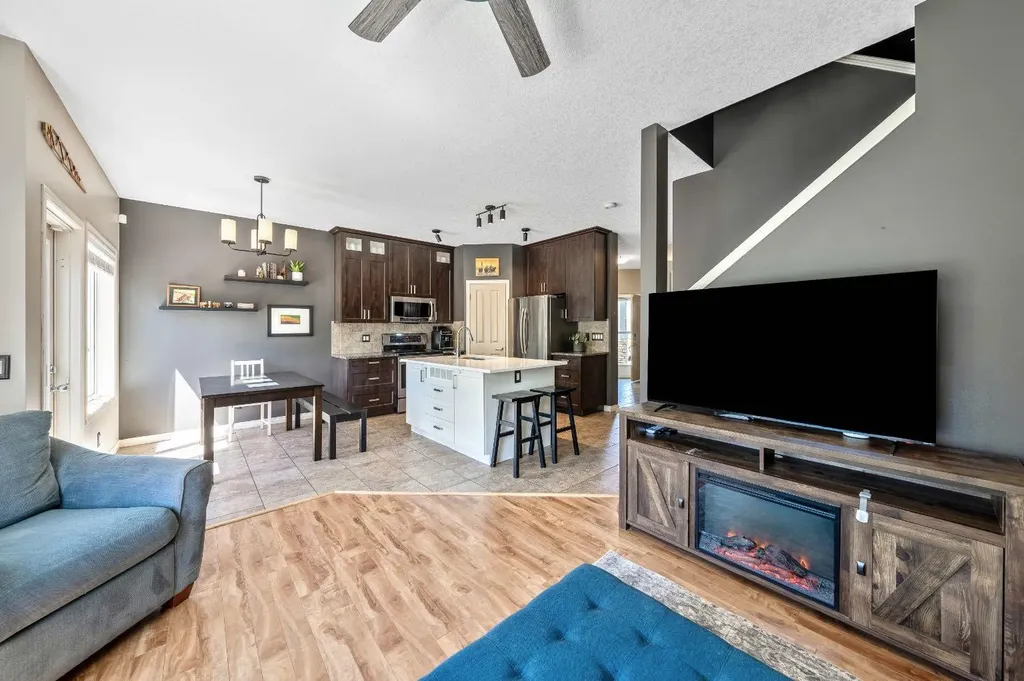 106 West Pointe Court Cochrane AB T4C 0B9